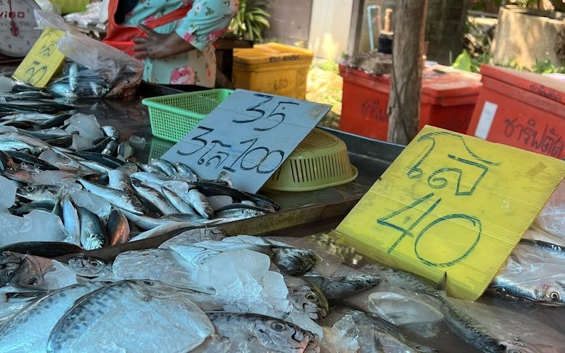 Monday Klong Dao Fresh Market