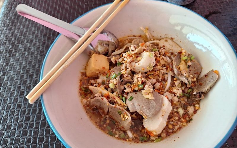 Lek Noodle Shop