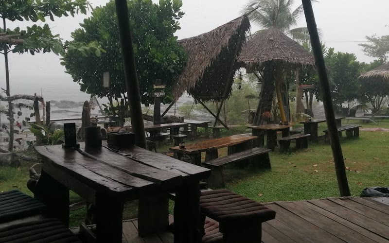 Rock Beach Bar