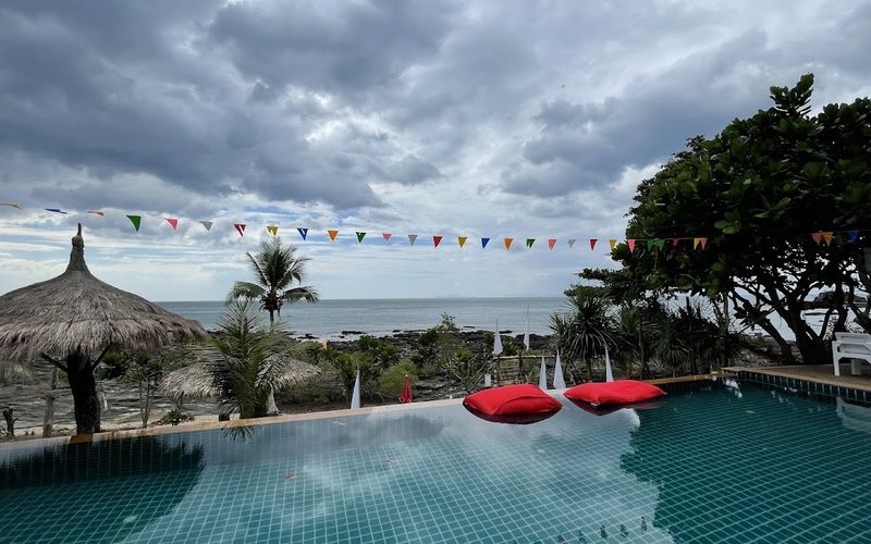 Rock Beach Bar