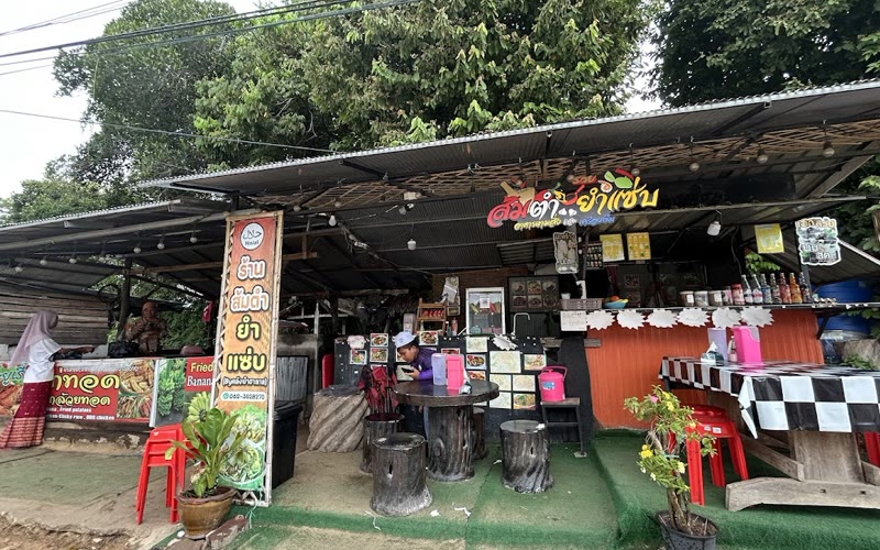 Somtam Halal bistro