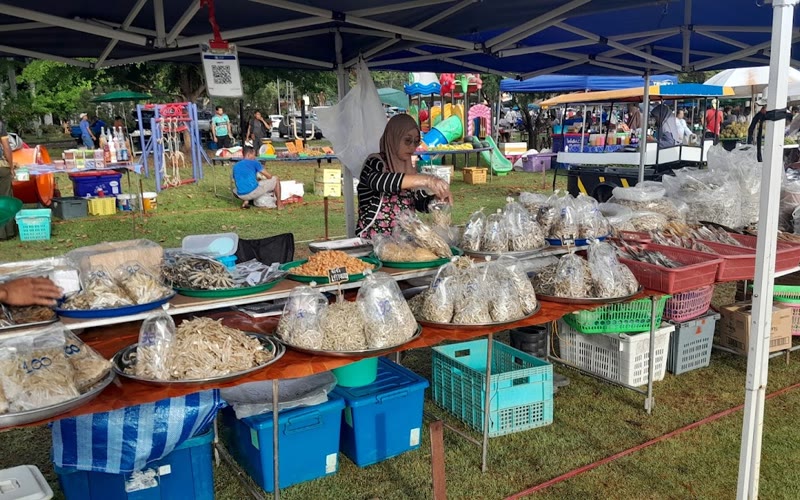 Sunday Old Town Morning Market