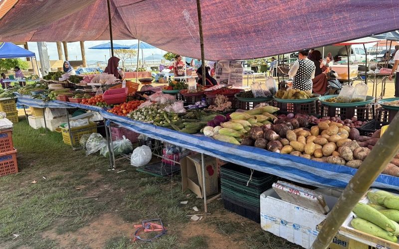 Sunday Old Town Morning Market