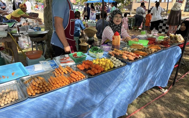 Sunday Old Town Morning Market