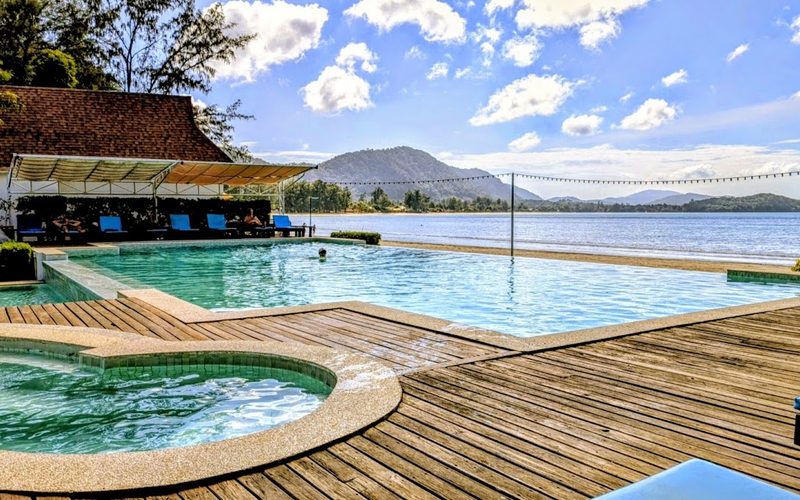 Twin Bay Resort