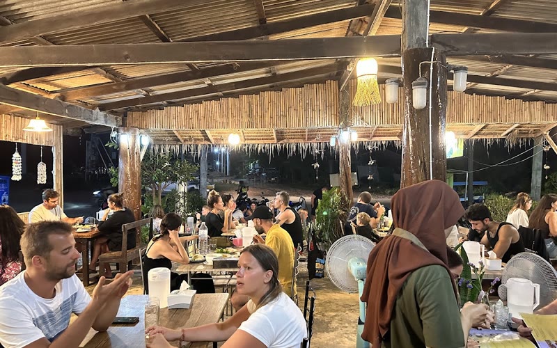 Yawee Restaurant