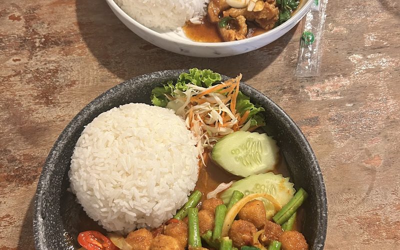 Yawee Restaurant